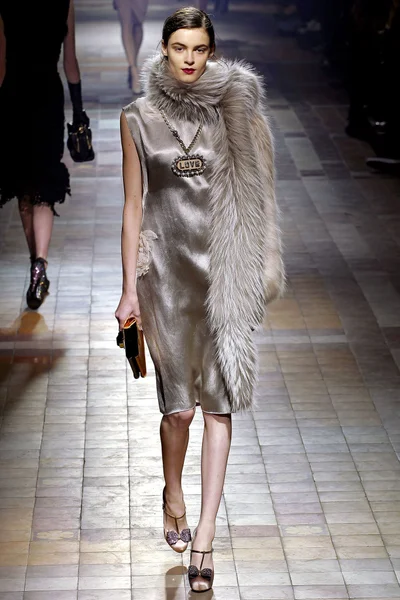 Look 14